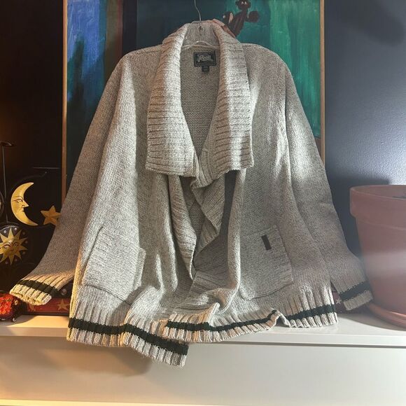 Roots Cabin Gray Cardigan Hi Low with Green Accents Medium - Picture 15 of 16
